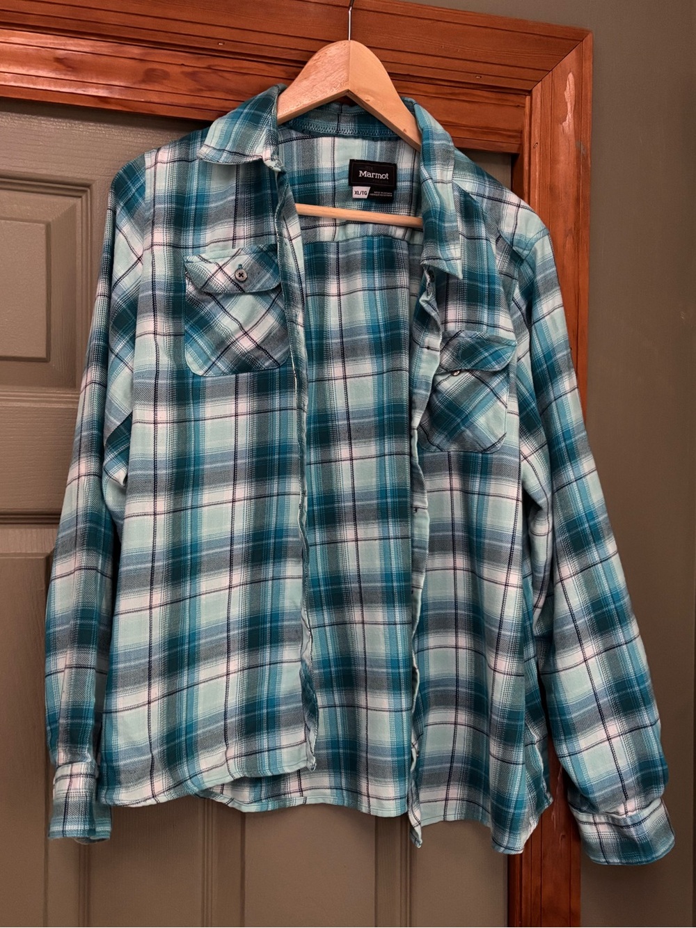 Marmot Women’s Teal Plaid Button-Up Shirt